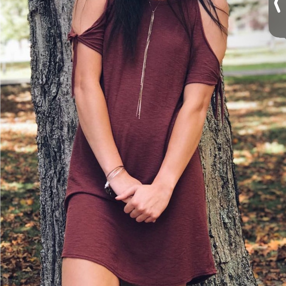 Elegant Cold Shoulder Dress in Burgundy